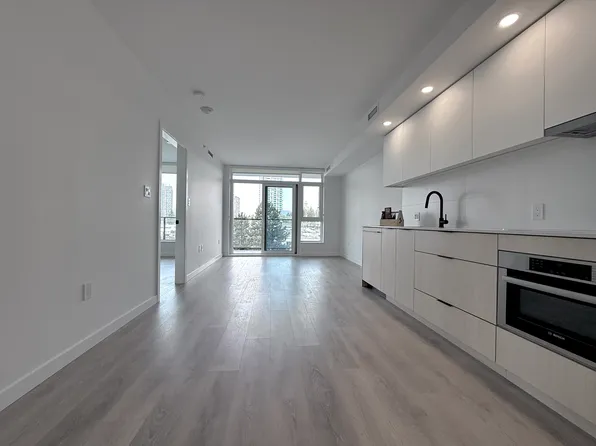 13738 Central Ave, Surrey, BC V3T 0K6