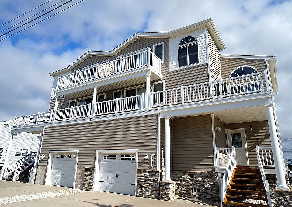 1st image of 205 38th St #East