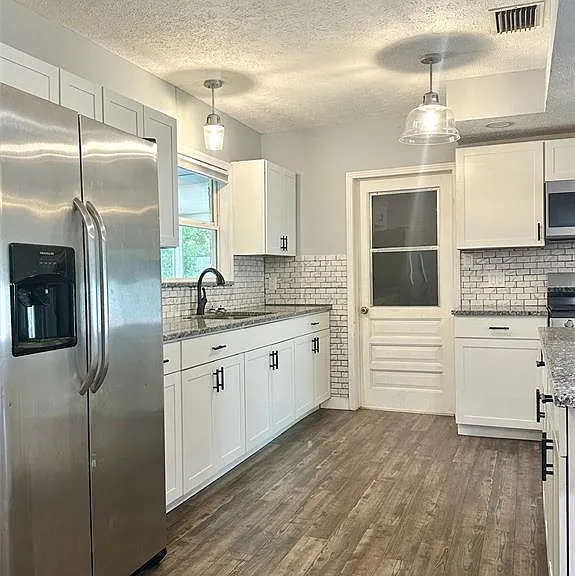 5936 Elm St — Photo 3