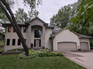419 Brandywine Dr, Burnsville, MN 55337