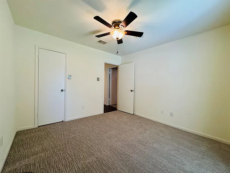 7622 Woodsman Trl — Photo 12
