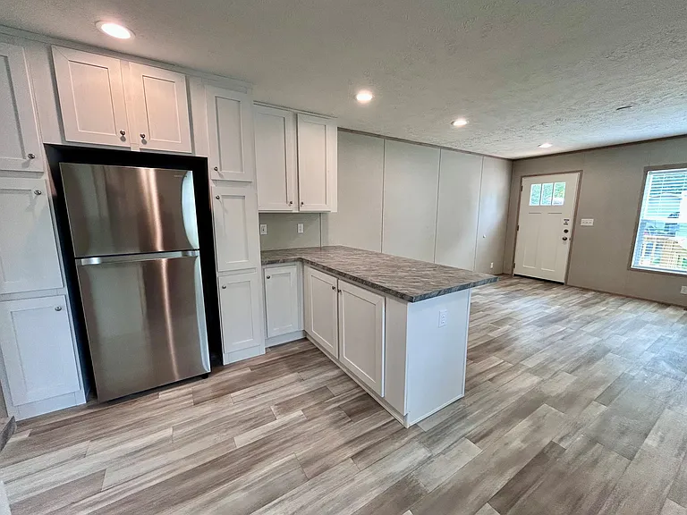 Hickory Knoll — Photo 92