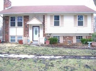 2470 Wesmeade Dr, Maryland Heights, MO