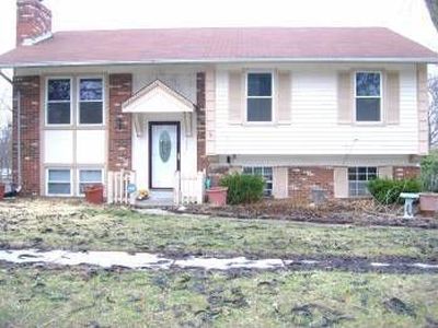 2470 Wesmeade Dr, Maryland Heights, MO, 63043