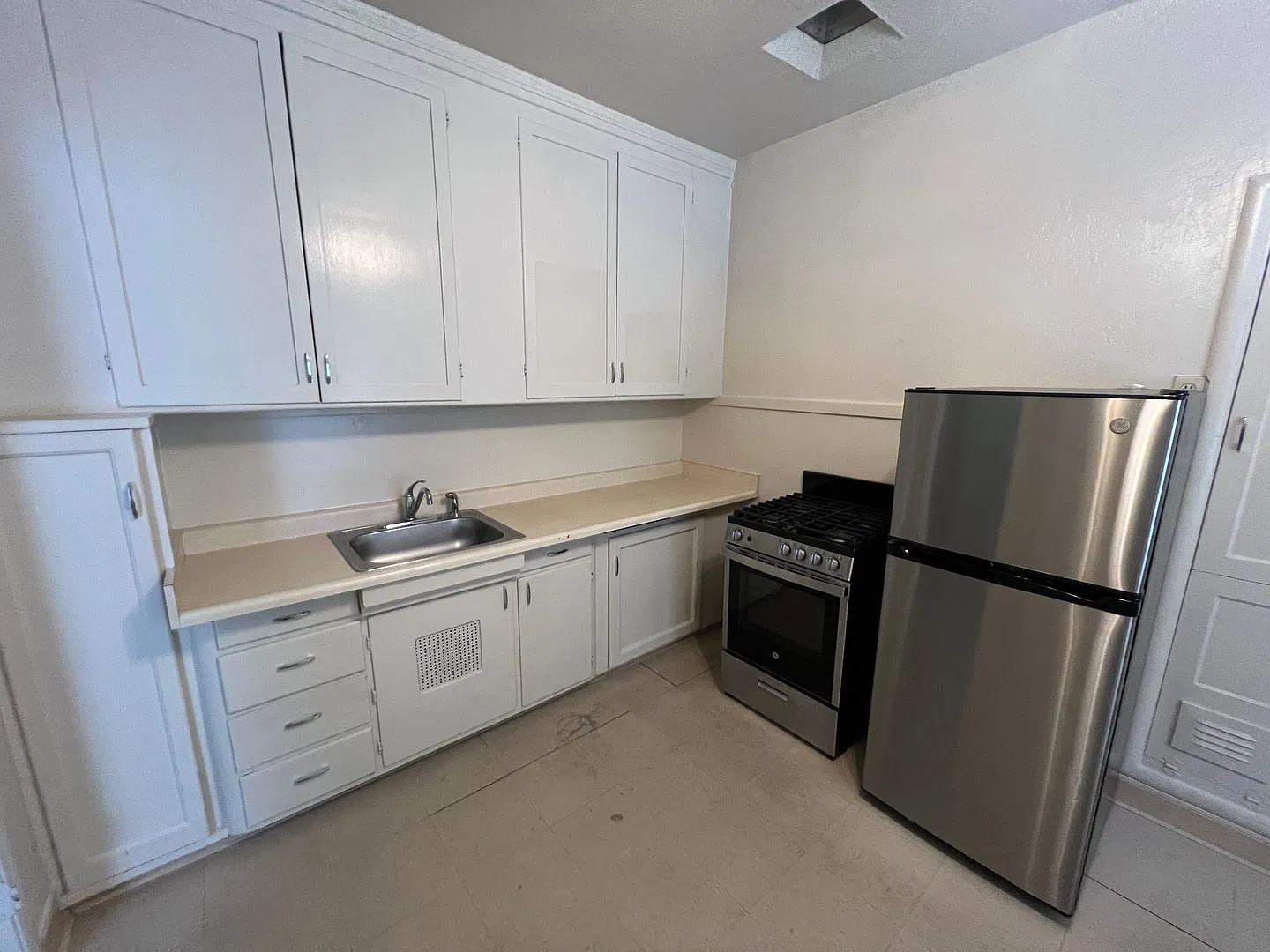 $1995 - Well kept studio unit in Downtown San Jose! — Photo 4
