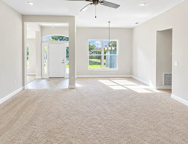 4 bed, 3.0 bath, 2268 sqft, $2,800 — Photo 2