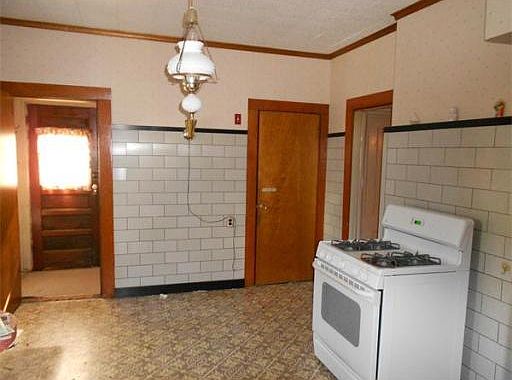 2nd image of 227 Farrington St
