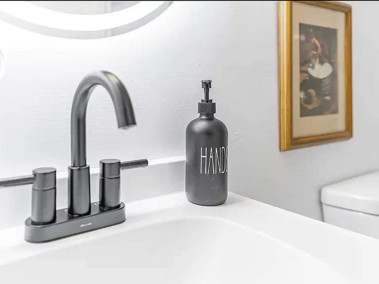 166 Elm St #1L — Photo 2