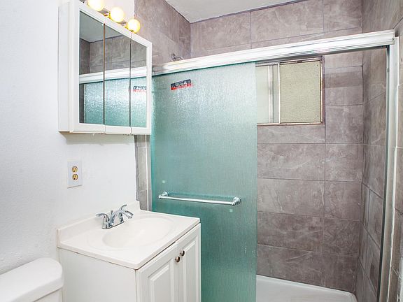 Brand new bathroom with new everything.