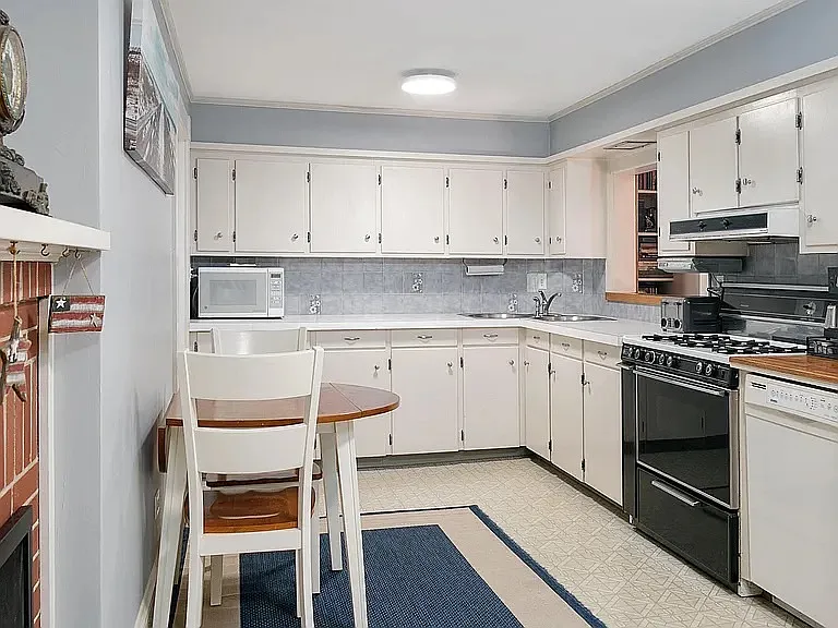 63 Fletcher St #2 — Photo 4