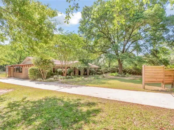 2615 Lloyds Ln, Mobile, AL 36693