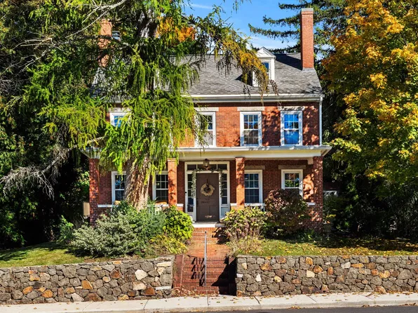 663 Main St, Haverhill, MA 01830