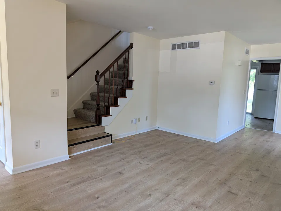 712-714 Berkshire Ln