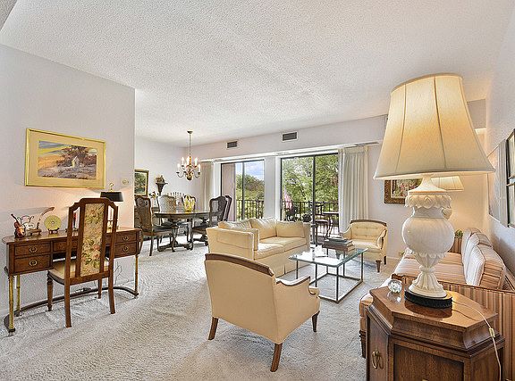 3rd image of 3505 Lakeview Dr APT 209