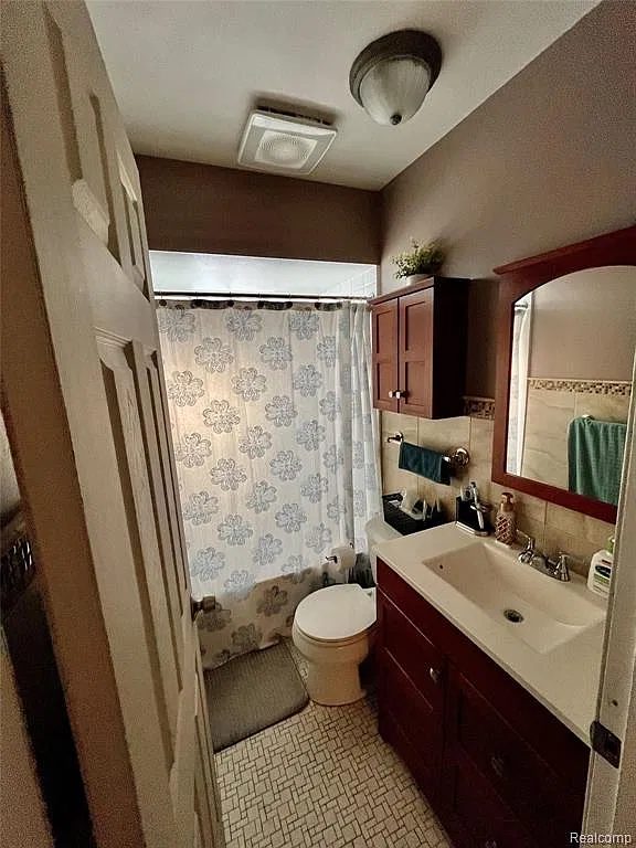 2 bed, 850 sqft, $1,600 — Photo 3