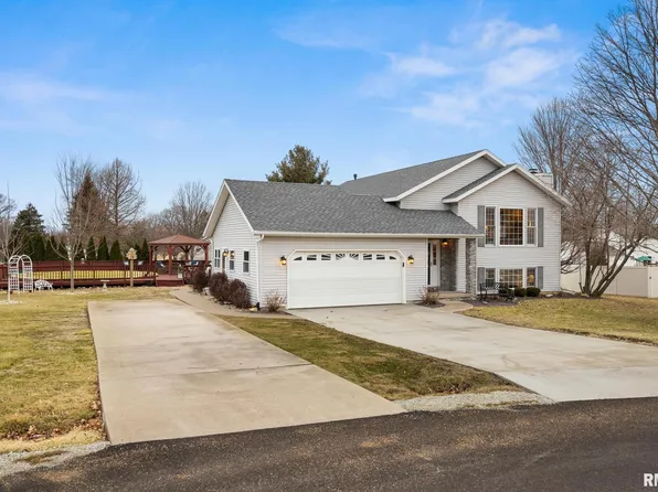 704 Devon Dr, Metamora, IL 61548