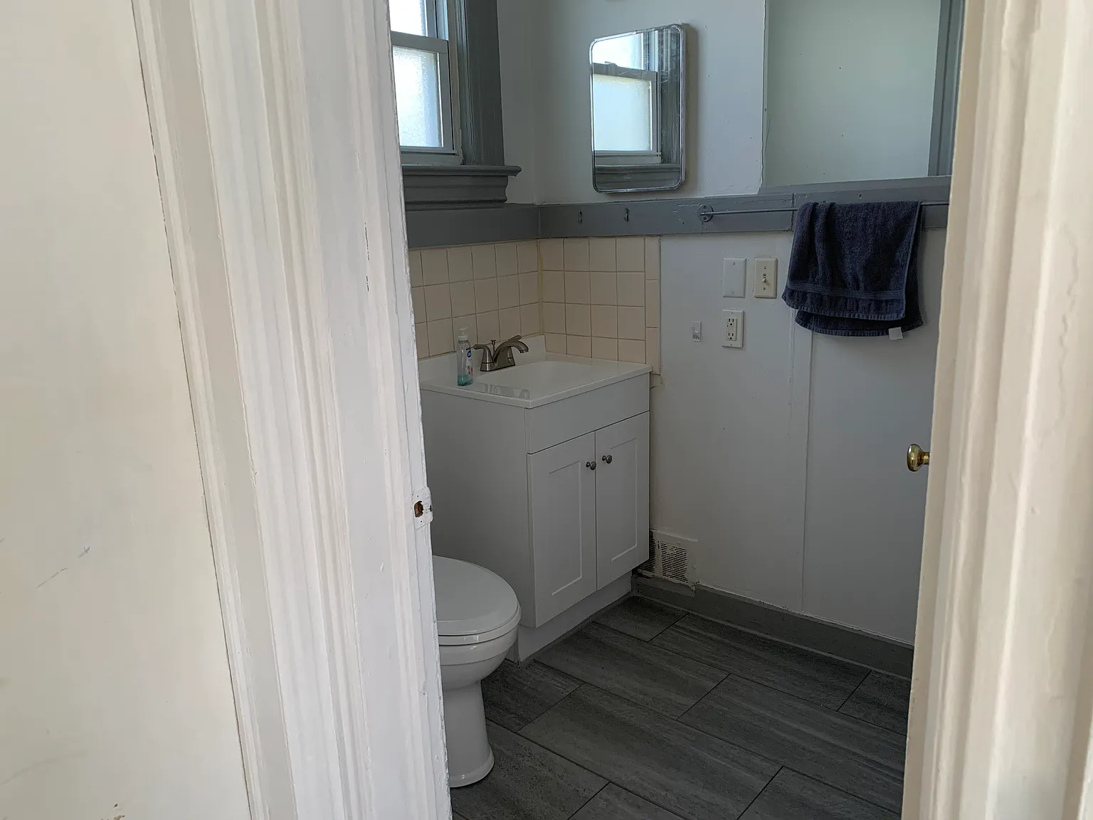 2 bed, 700 sqft, $1,100 — Photo 3