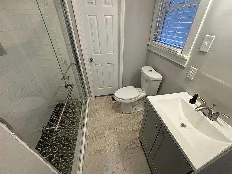 308 Earp St — Photo 17