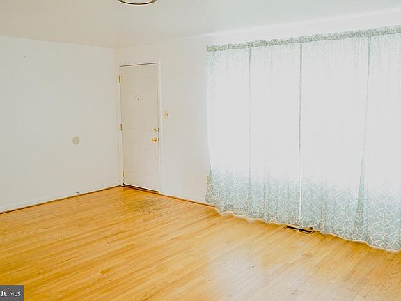 4th image of 927 Grovehill Rd