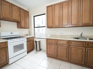 2390 29th St APT 12, Astoria, NY 11105