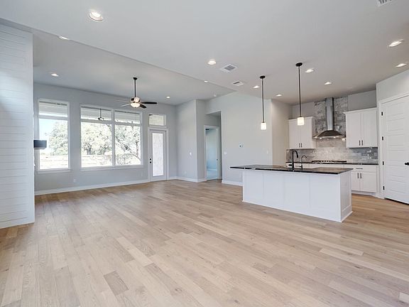 4th image of 1205 Havenwood Ln #36