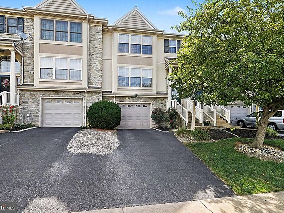 2nd image of 634 Lausch Ln