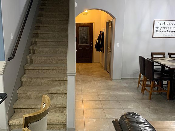 4th image of 111 Blue Rock Ct