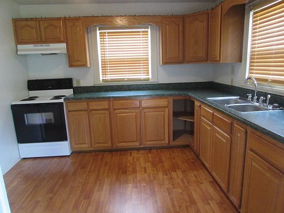 2nd image of 370 N 5th St