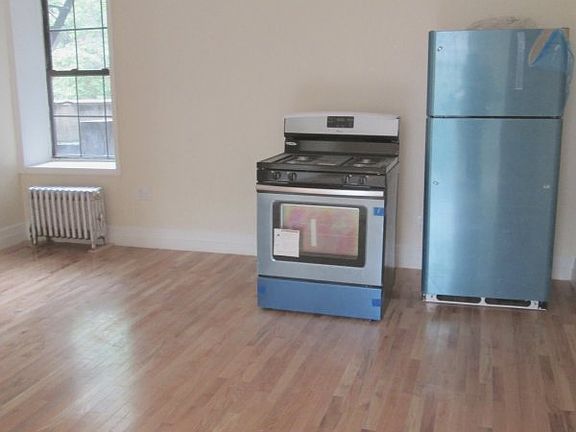 4th image of 2816 8th Ave APT 2G