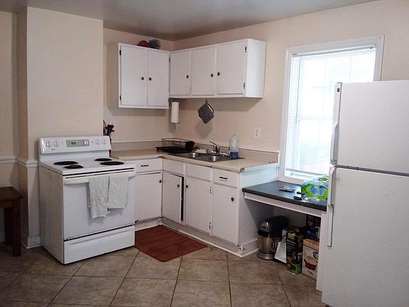 2nd image of 2108 Parkwood Ave Fl 1