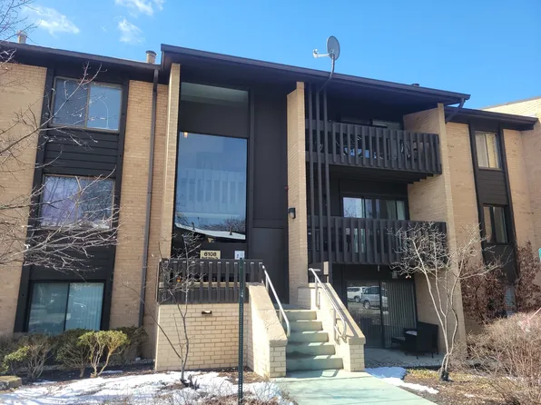 6108 Knoll Way Dr Suite 22-206, Willowbrook, IL 60527