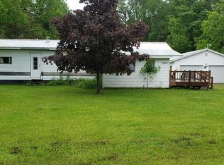 26252 S Point Rd, Goetzville, MI 49736