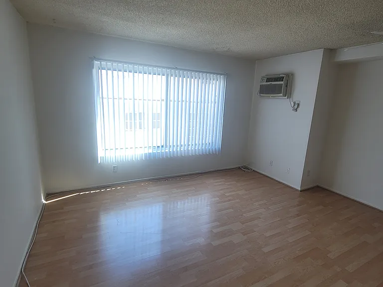 519 Glenrock Ave #302 — Photo 3