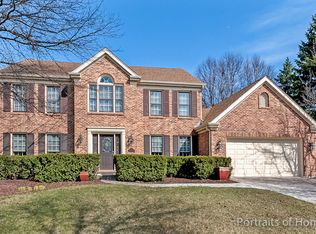 371 Longfellow Dr, Wheaton, IL 60189