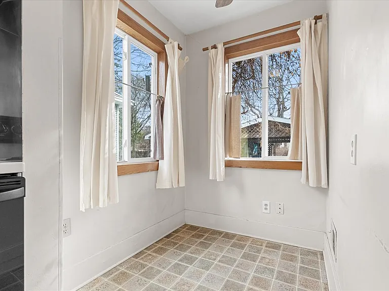 218 N Magnolia Ave — Photo 11