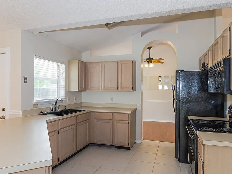 7624 Pilgrims Trace Dr — Photo 7