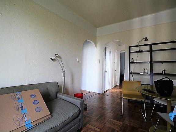 5th image of 156 Vernon Ave APT 4D