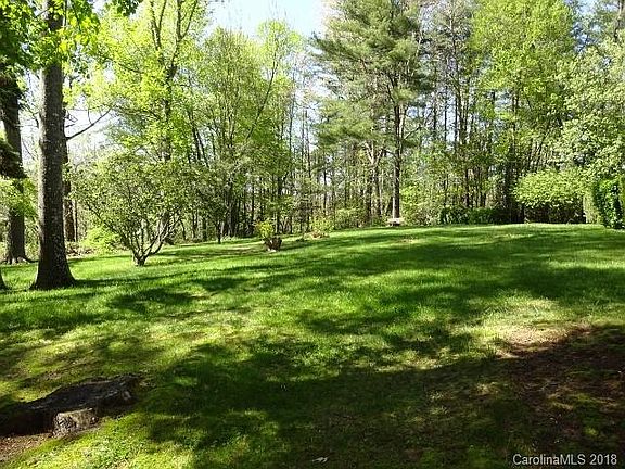 5th image of 330 Wood Dale Dr