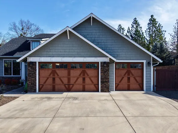 209 White Oak Way, Shady Cove, OR 97539