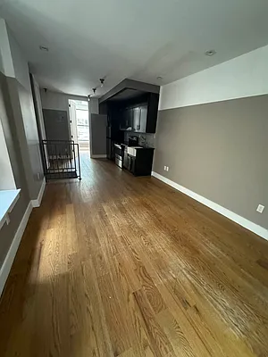 Rented by Delmark Realty LLC | media 40