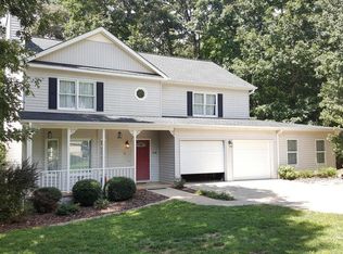 351 Thornwood Cir, Mount Airy, GA 30563
