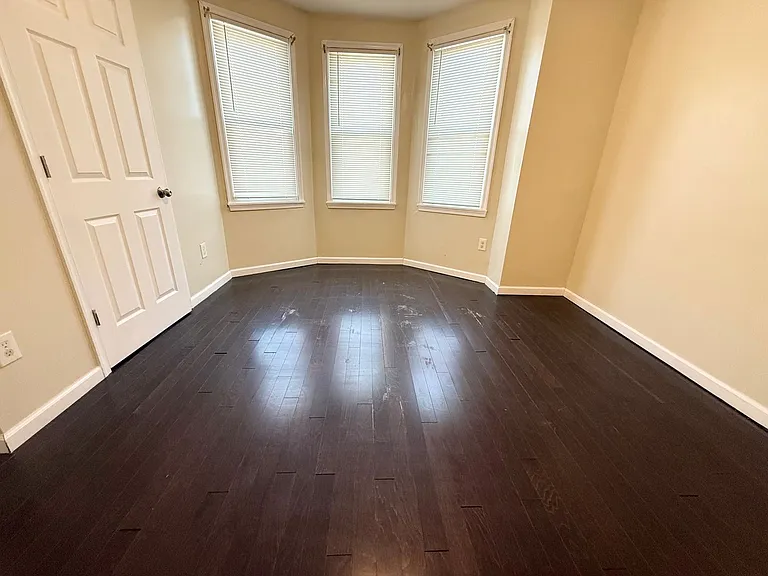 7275 Saybrook Ave — Photo 15