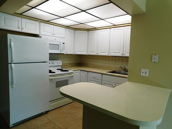 4th image of 2664 Saint Joseph Dr W #2664