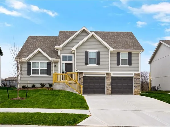 721 Shane Ln, Belton, MO 64012