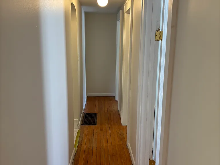 405 Willis Ave #2 — Photo 18