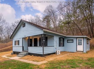 2206 Childress Rd, Alum Creek, WV 25003