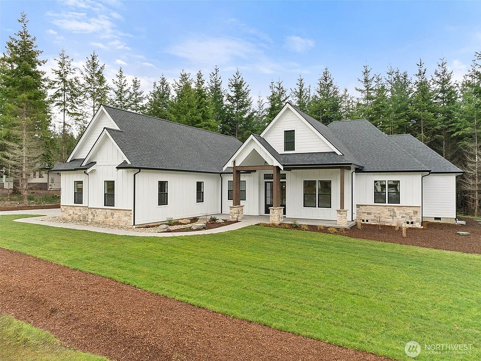 1st image of 6401 Shadow Creek Lane NE