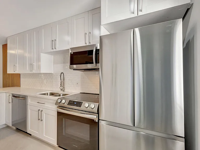 4090 Tivoli Ct #208 — Photo 9