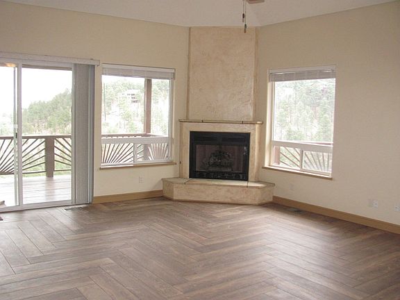 4th image of 214 Fawn Dr
