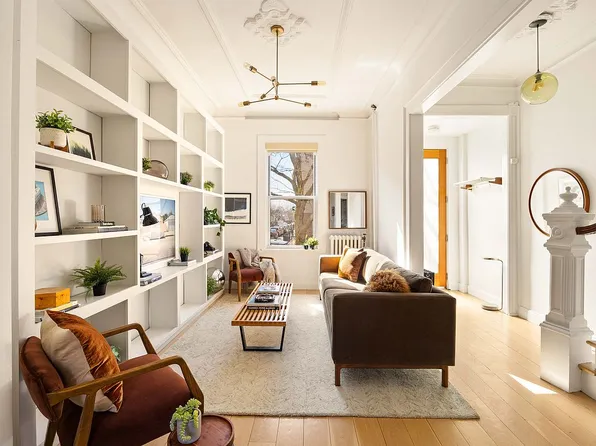 129 Calyer St, Brooklyn, NY 11222